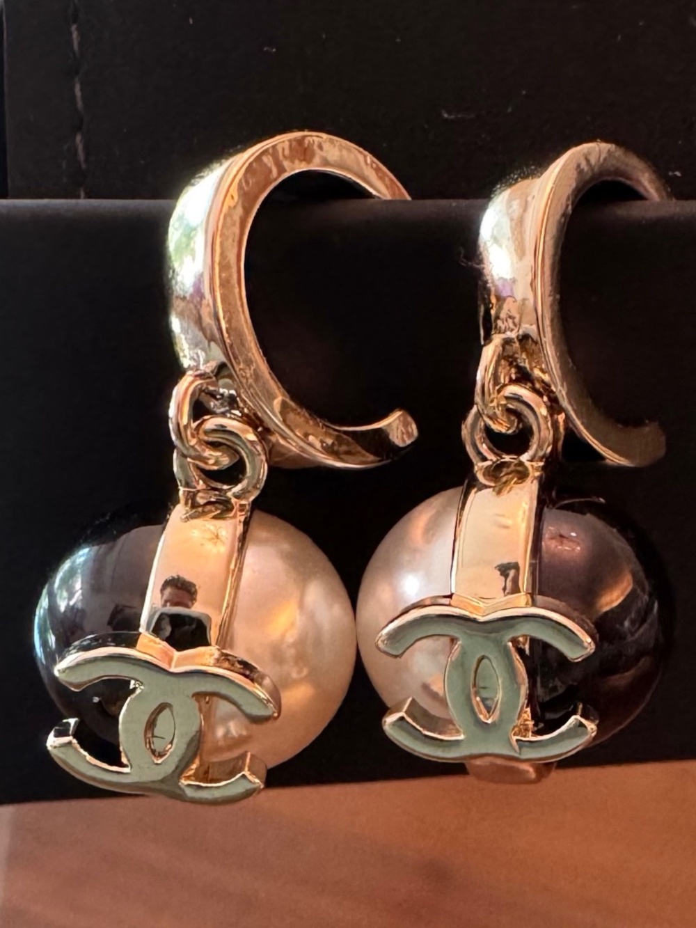 Brand New Classic Chanel Gold CC Logo Black & White Pearl Dropped Earrings